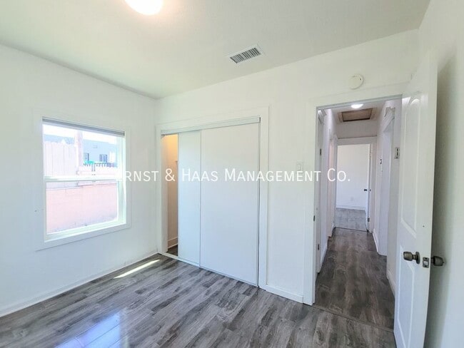 Building Photo - 12 53rd St