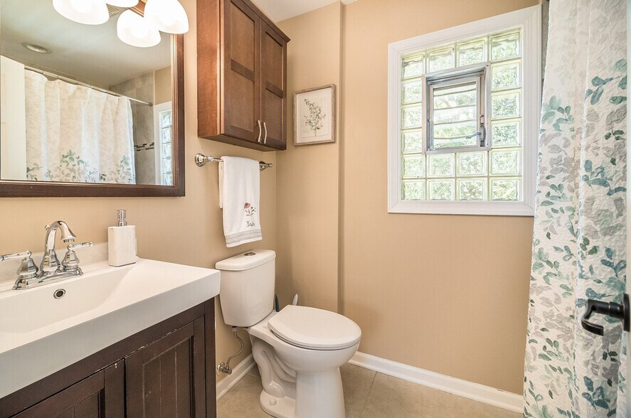 Building Photo - 16 W Edward St