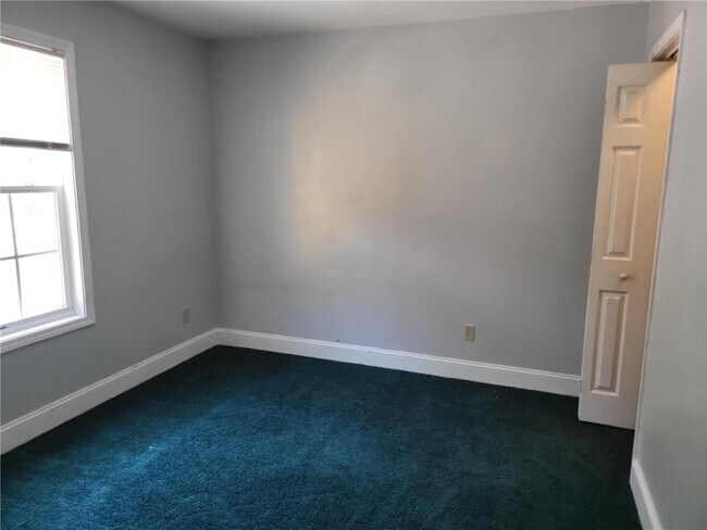 Building Photo - 3873 King Edward Trail SW