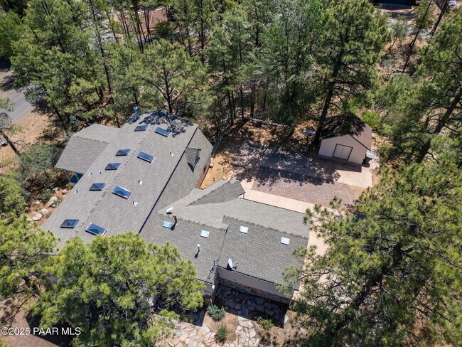 Building Photo - 847 Clubhouse Dr