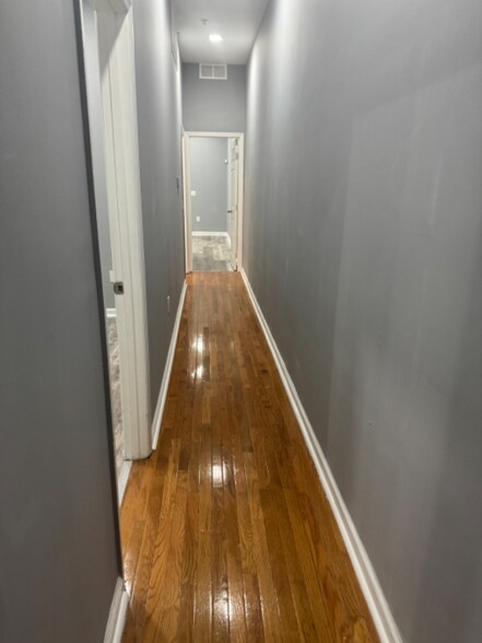 Building Photo - 1831 W Diamond St