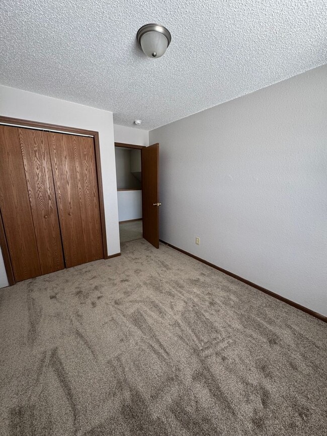 Building Photo - Franklin Twp - 3 BR story home