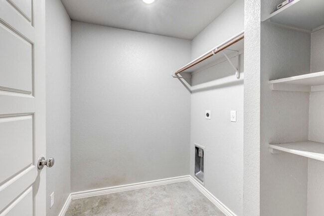 Building Photo - 1733 Dryden Ave