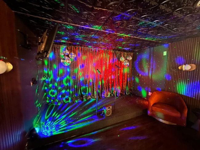 Building Photo - 33 Pinners Ln