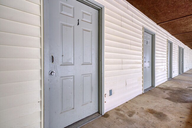Building Photo - 5494 Saddle Club Rd