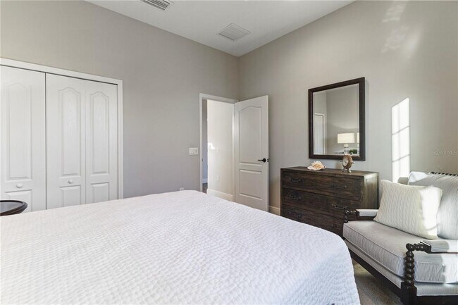 Building Photo - 26683 Raphis Royale Blvd