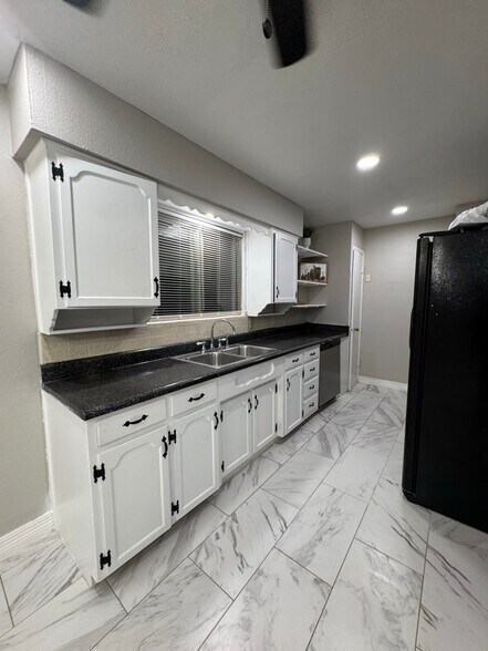 Building Photo - 1608 Muse St