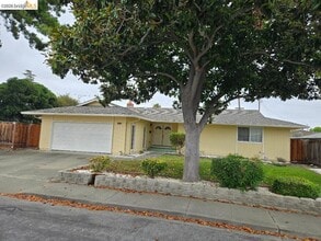 Building Photo - 40725 Capa Dr