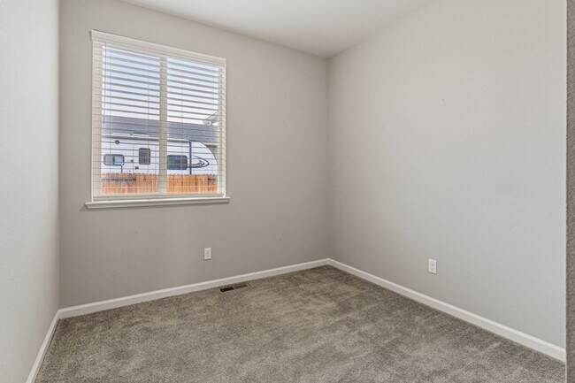 Building Photo - Trailer Parking, Newer house with Low main...