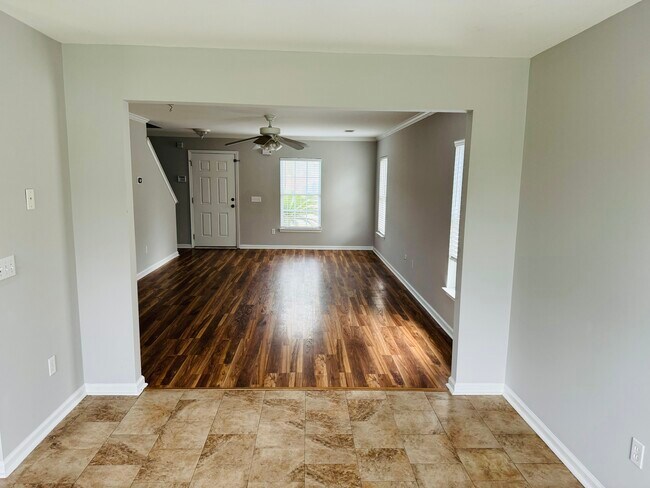 Building Photo - 39 Hamilton Grove Dr