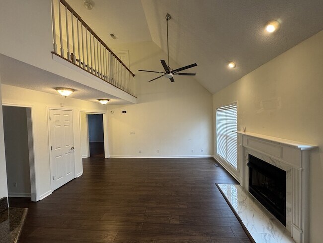 Building Photo - 1872 Darlington Dr