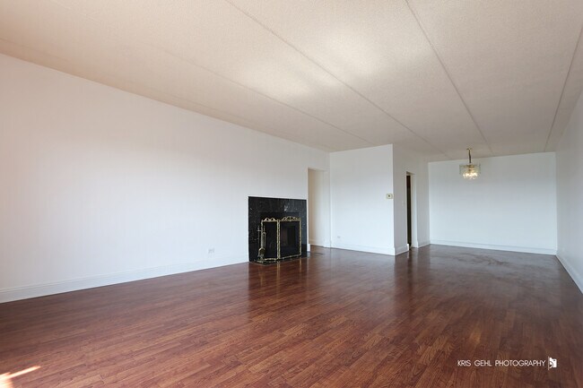 Building Photo - 12900 W Heiden Cir