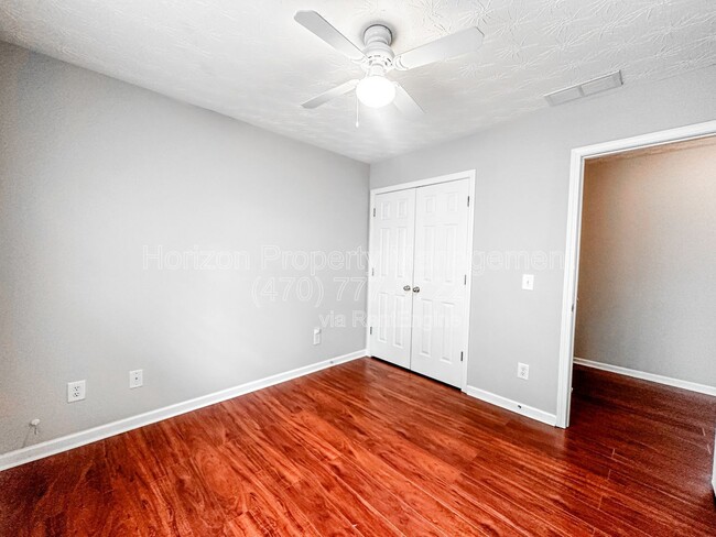 Building Photo - 19 Pearl Chambers Dr
