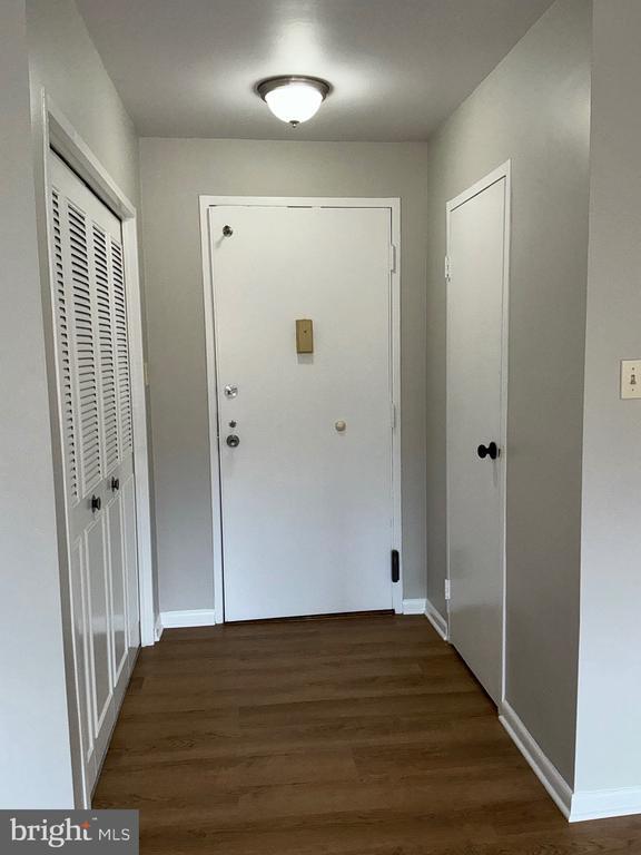 Building Photo - 10401 Grosvenor Pl