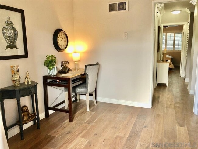 Building Photo - 7545 Charmant Dr