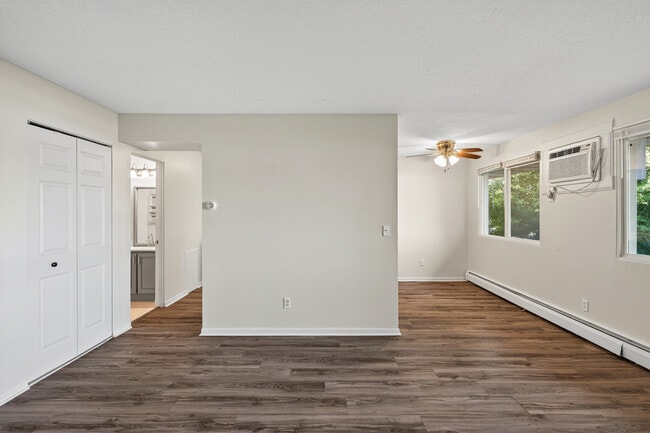 Building Photo - Rosco Apts- 2710