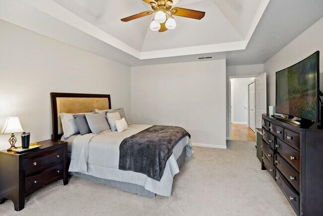 Building Photo - 541 Battleview Dr