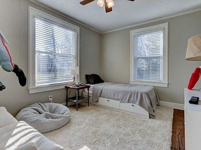 Building Photo - South Knox 3BR/2BA - TWO kitchens; great for roommates or MIL suite