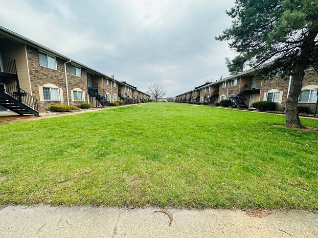Primary Photo - Discover the Best of Lawrence Living at Br...