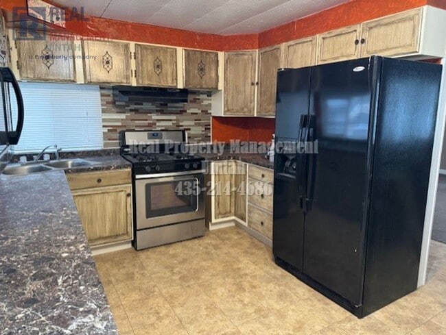 Building Photo - 3 Bedroom 1.5 Bathroom Single Wide Trailer