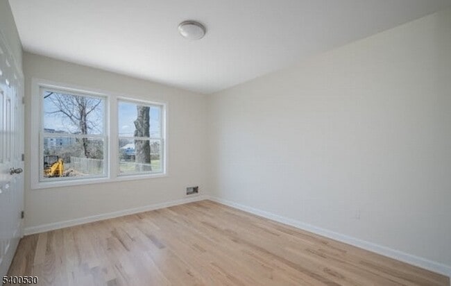 Building Photo - 16 Olyphant Pl