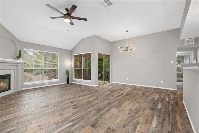 Building Photo - 8051 Bay Branch Dr
