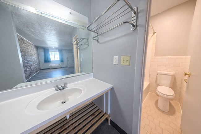 Building Photo - Larger All-Bills-Paid Unit | Furnished Option Available | $770