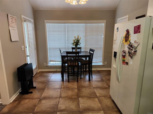 Building Photo - 9513 Greythorne Way