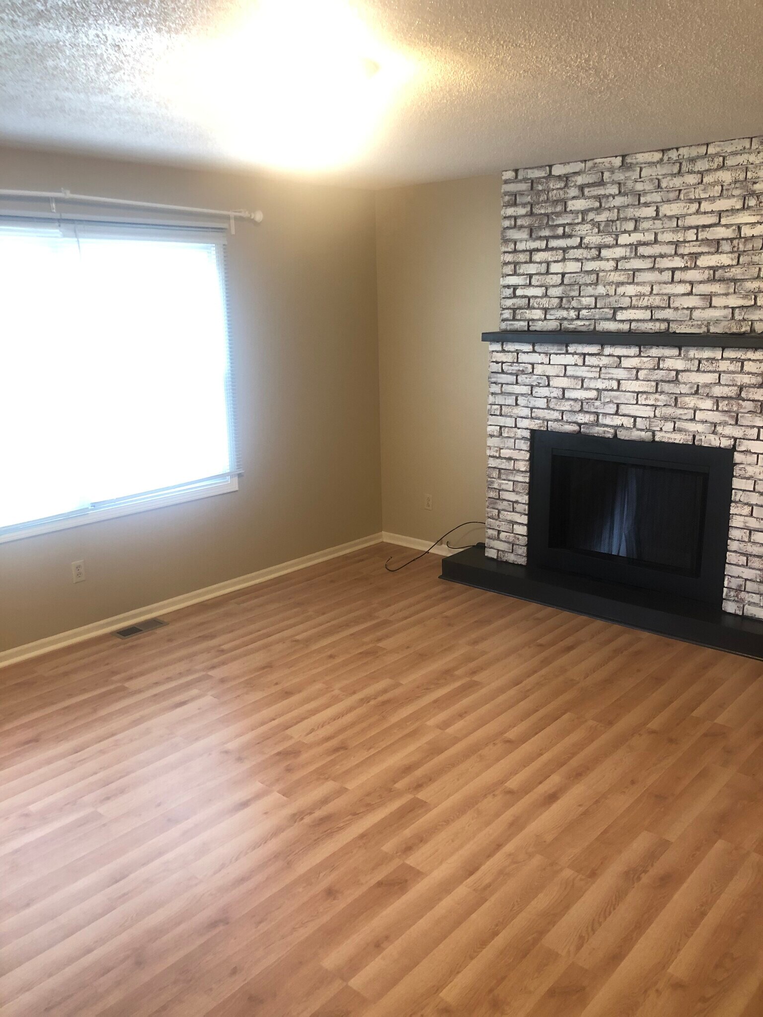 Building Photo - 642 Arbor St