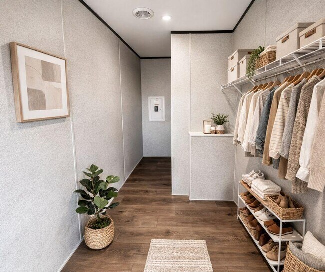 Building Photo - 33 Park Pl