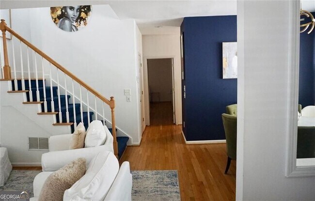 Building Photo - 85 Hammock Pl SE