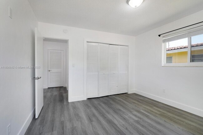 Building Photo - 900 Benevento Ave