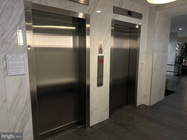 Building Photo - 2101 Chestnut St