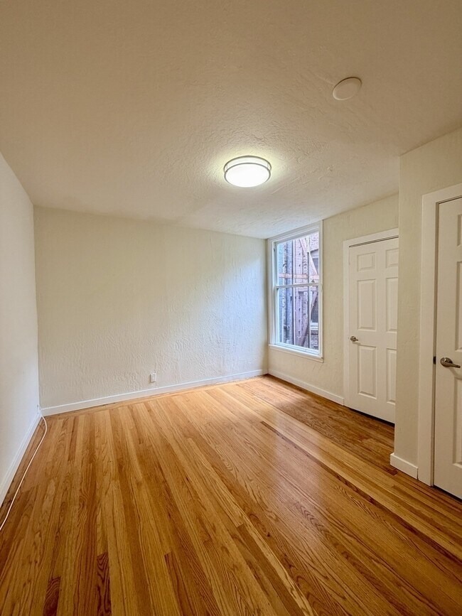 Building Photo - 2211 Fillmore St