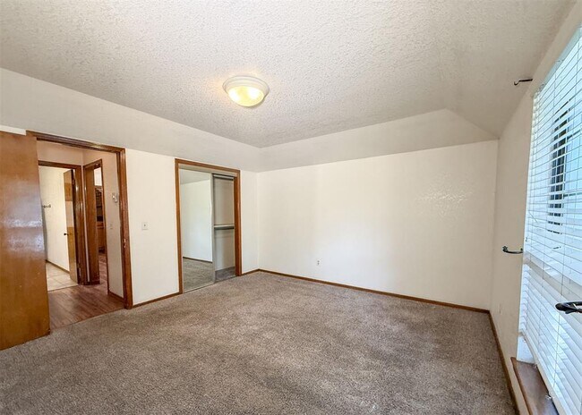 Building Photo - 7019 N Spinnaker Ln