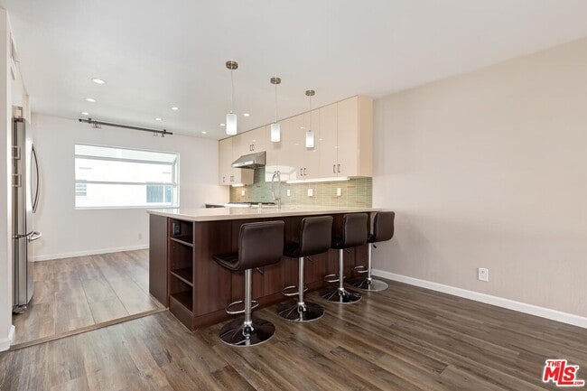 Building Photo - 13011 Mindanao Wy