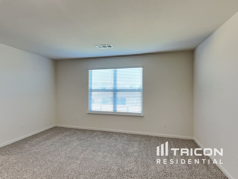 Building Photo - 837 Mallorie Ln