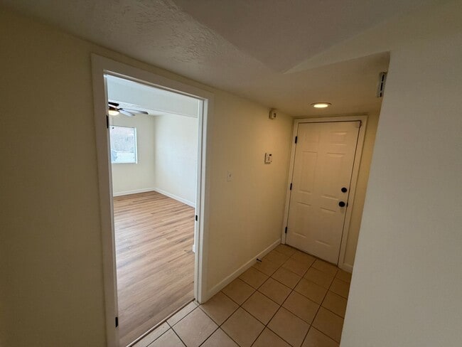 Building Photo - 3 Bedroom Single Story Home Available Near Constitution Ave NE & San Pedro Dr NE!