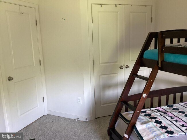 Building Photo - 305 Barnwell Dr