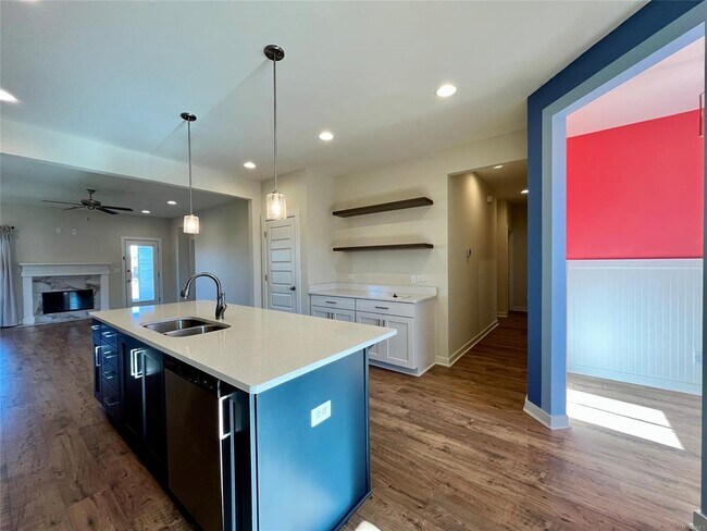 Building Photo - 876 Hedgefield Way