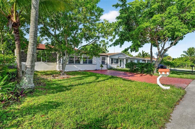 Building Photo - 6240 SW 22nd Ct