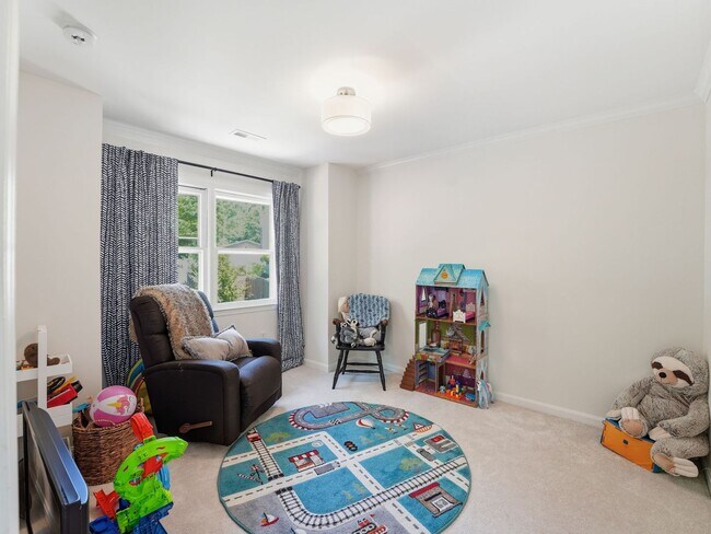Building Photo - Freshly Refined Home with Generous Space and Timeless Appeal