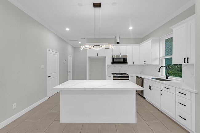 Building Photo - 5020 Sayers St