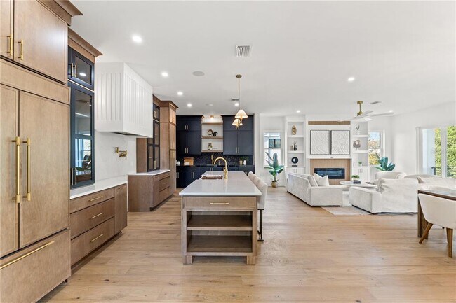 Building Photo - 531 Danube Ave