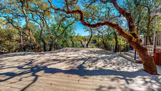 Building Photo - Large Custom Bennett Valley Home with Pool