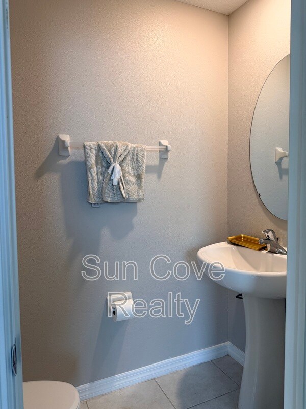 Building Photo - 10454 Shady Preserve Dr