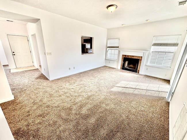 Building Photo - 3 Bedrooms, 2.5 Baths, and a Secret Agent Garage!