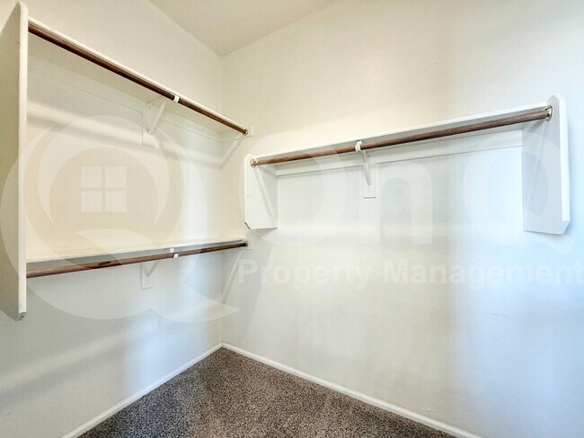 Building Photo - 11434 E Cliffrose Ln