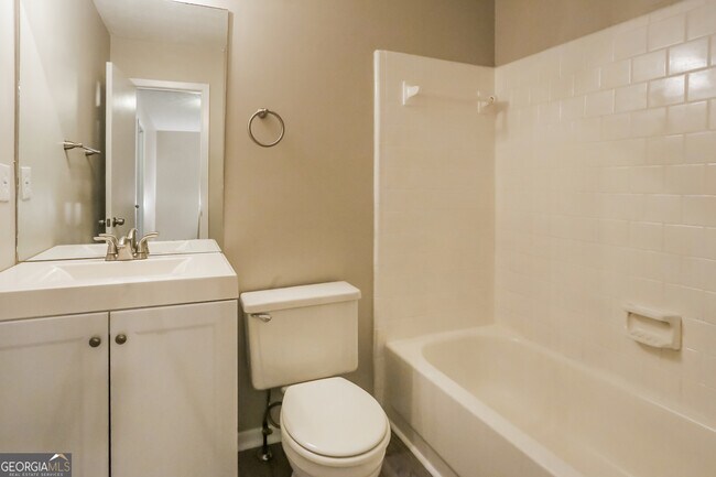 Building Photo - 1260 Old Countryside Cir