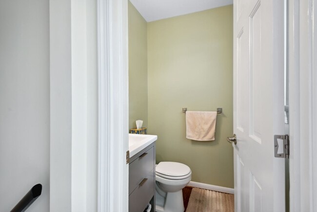 Building Photo - Totally update and impeccably maintained 4...